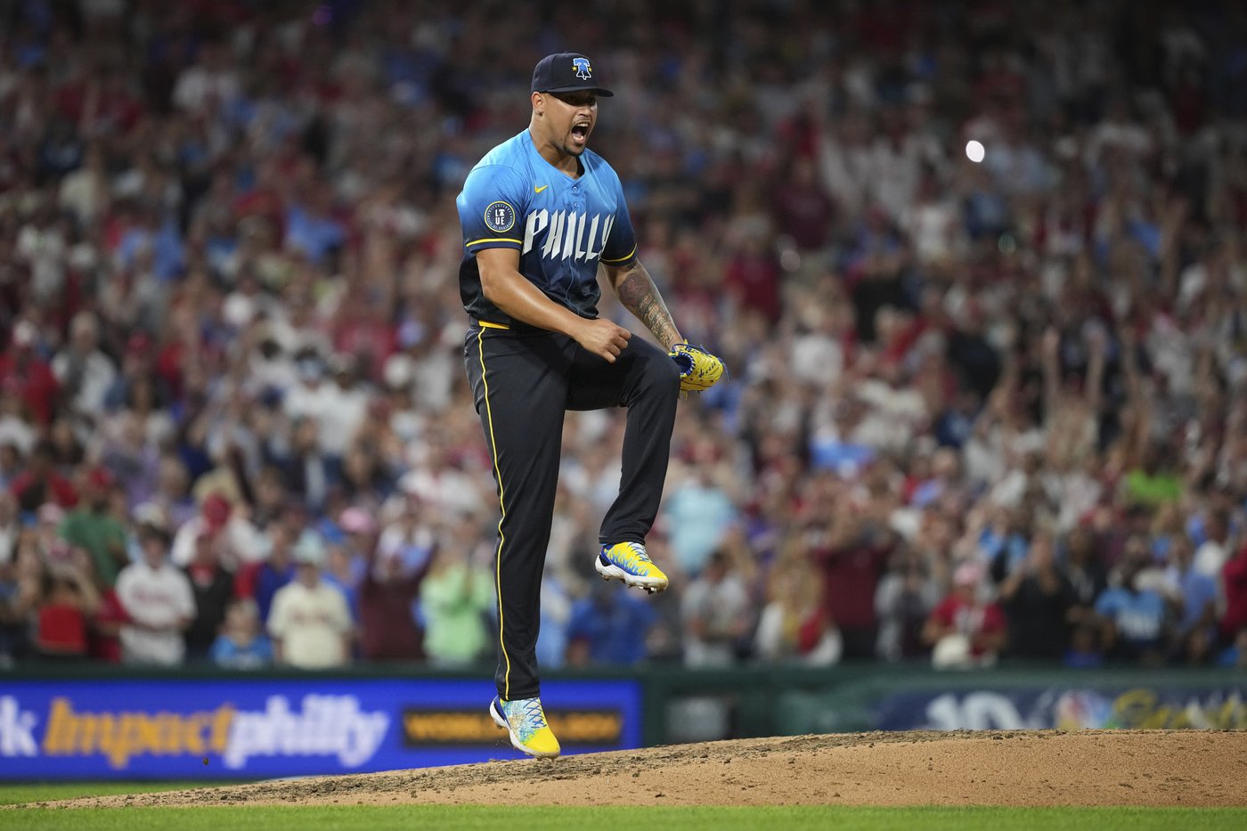 Bohm's eighth-inning sacrifice fly scores Schwarber and lifts Phillies over Braves | iNFOnews.ca