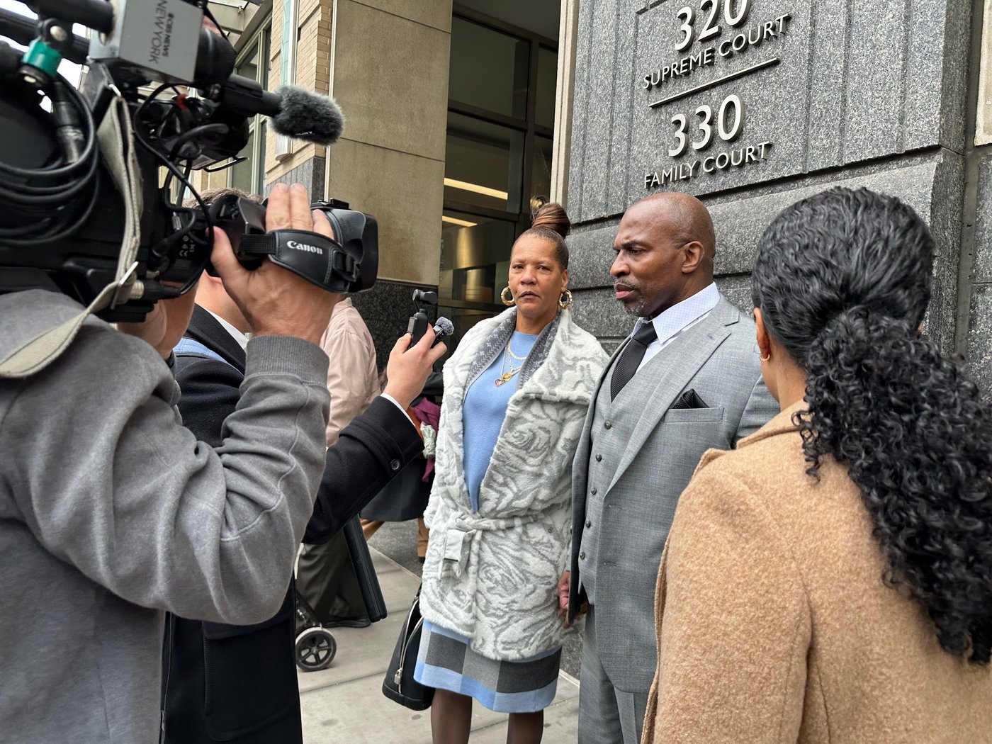 New York man freed after 19 years in prison for robbery he didn't commit | iNFOnews.ca New York man freed after 19 years in prison for robbery he didn't commit | iNFOnews.ca