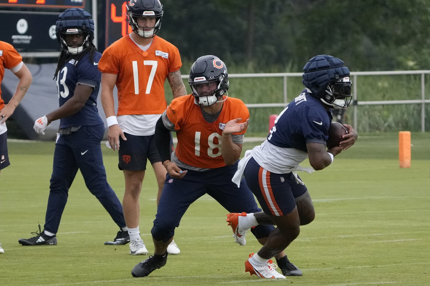 Better practices show Bears QB Caleb Williams has gained confidence in new offense | iNFOnews.ca Better practices show Bears QB Caleb Williams has gained confidence in new offense | iNFOnews.ca