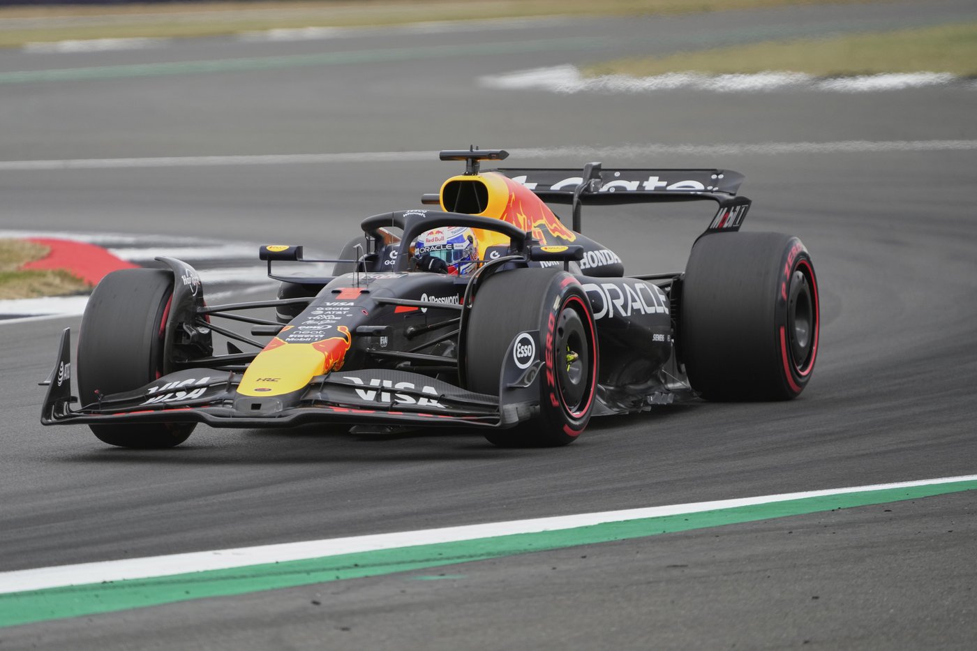 Verstappen bests his F1 title rivals Piastri and Norris for British GP pole | iNFOnews.ca Verstappen bests his F1 title rivals Piastri and Norris for British GP pole | iNFOnews.ca