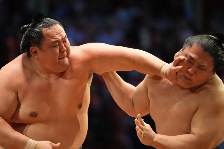 Photos show Sumo wrestlers bring 1,500 years of tradition to London's Royal Albert Hall | iNFOnews.ca