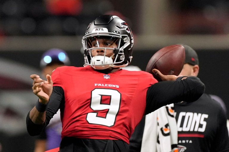 Falcons are facing more quarterback uncertainty after Penix injures rib in overtime loss | iNFOnews.ca