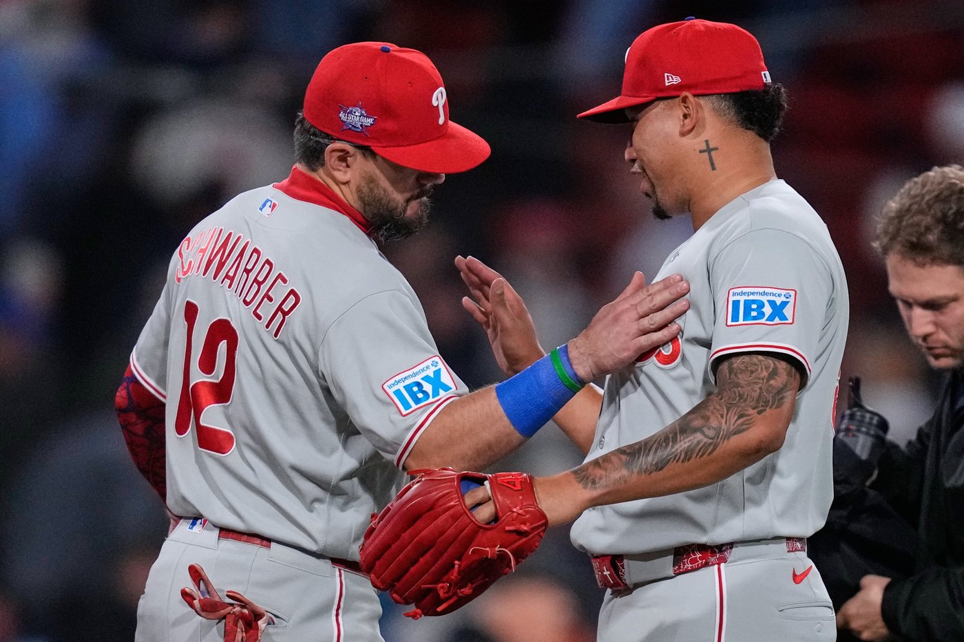 Kyle Schwarber’s MLB-leading 18th homer lifts Phillies past Red Sox 3-1 | iNFOnews.ca