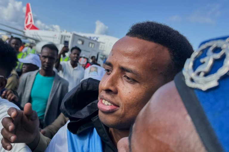 Somali World Cup referee denied entry to US arrives home to hero's welcome | iNFOnews.ca
