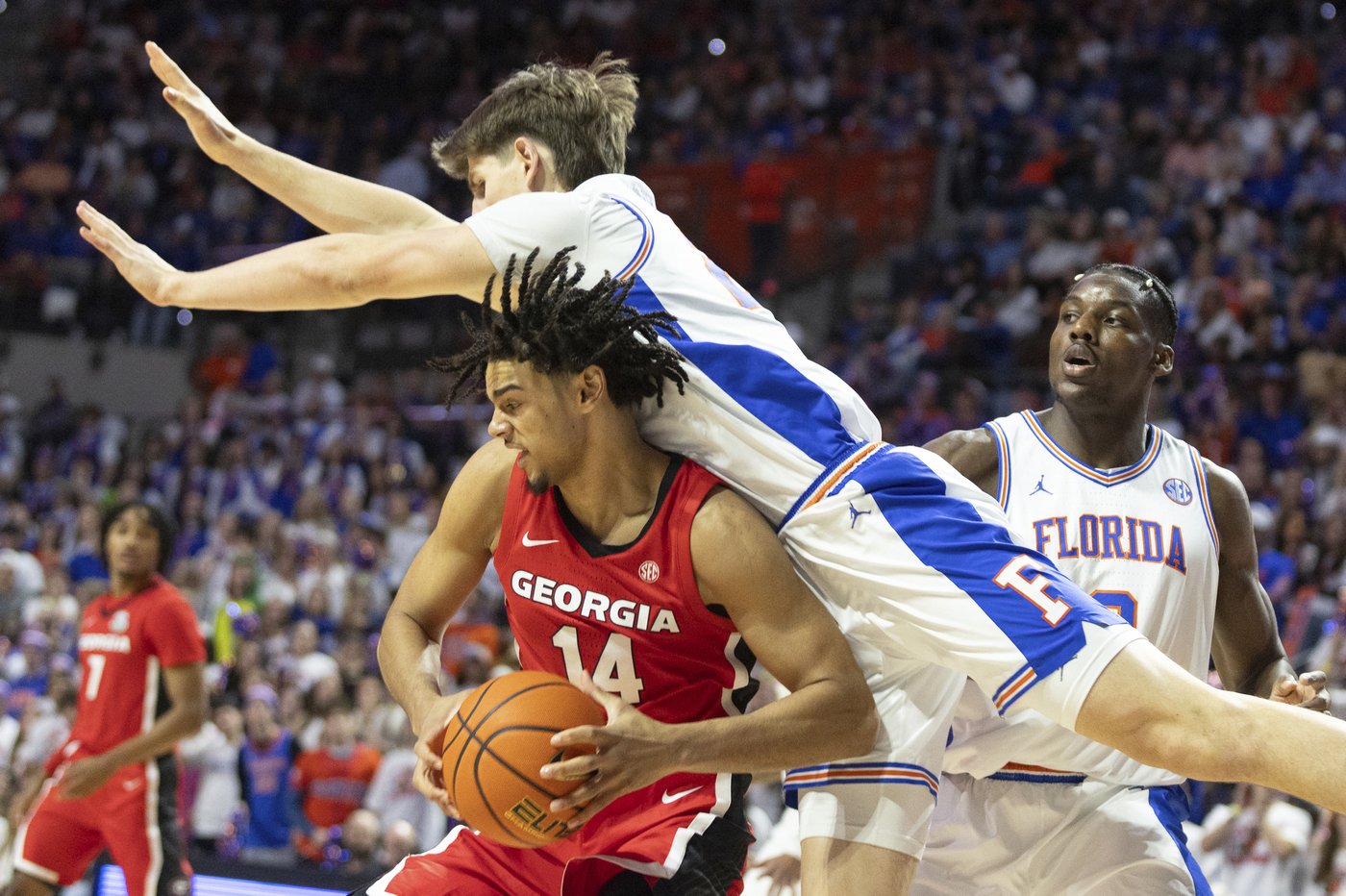 No. 5 Florida dominates Georgia and former coach 89-59 for 12th straight win in series | iNFOnews.ca