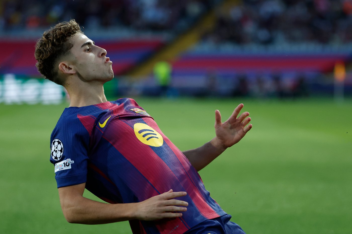 PSG scores seven and Barcelona hit six on a goal-filled night in the Champions League | iNFOnews.ca