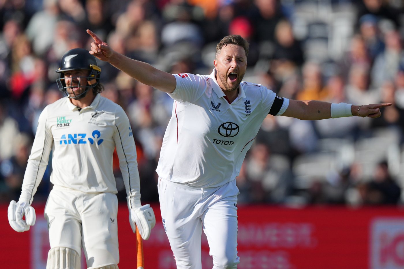 England’s Robinson takes 4-10 as New Zealand slumps to 61-6 at Lord’s | iNFOnews.ca
