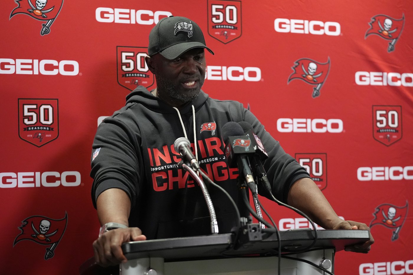Panthers, Buccaneers battle for NFC South title in matchup of teams going in opposite directions | iNFOnews.ca
