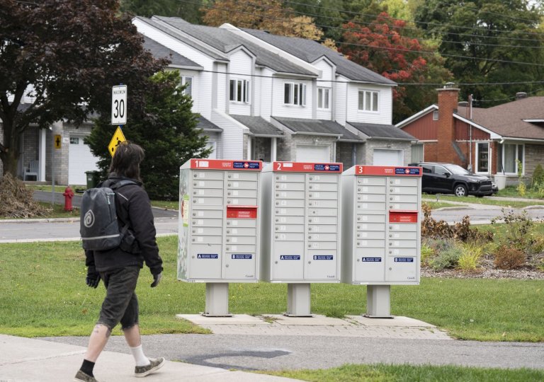 Canada Post promises to protect rural mail delivery in overhaul | iNFOnews.ca