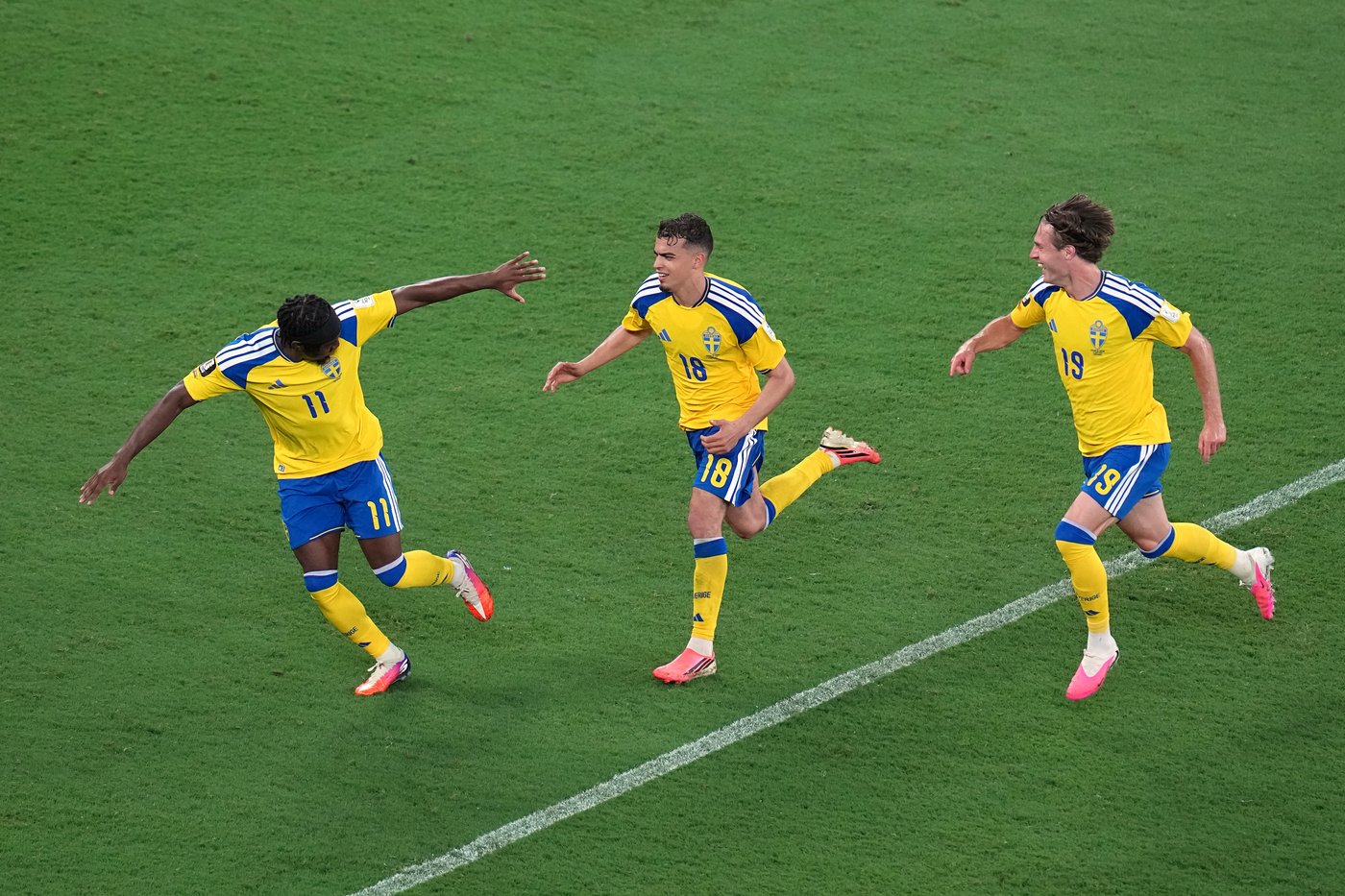 Sweden's Yasin Ayari shows respect for father's native country after World Cup goal vs. Tunisia | iNFOnews.ca