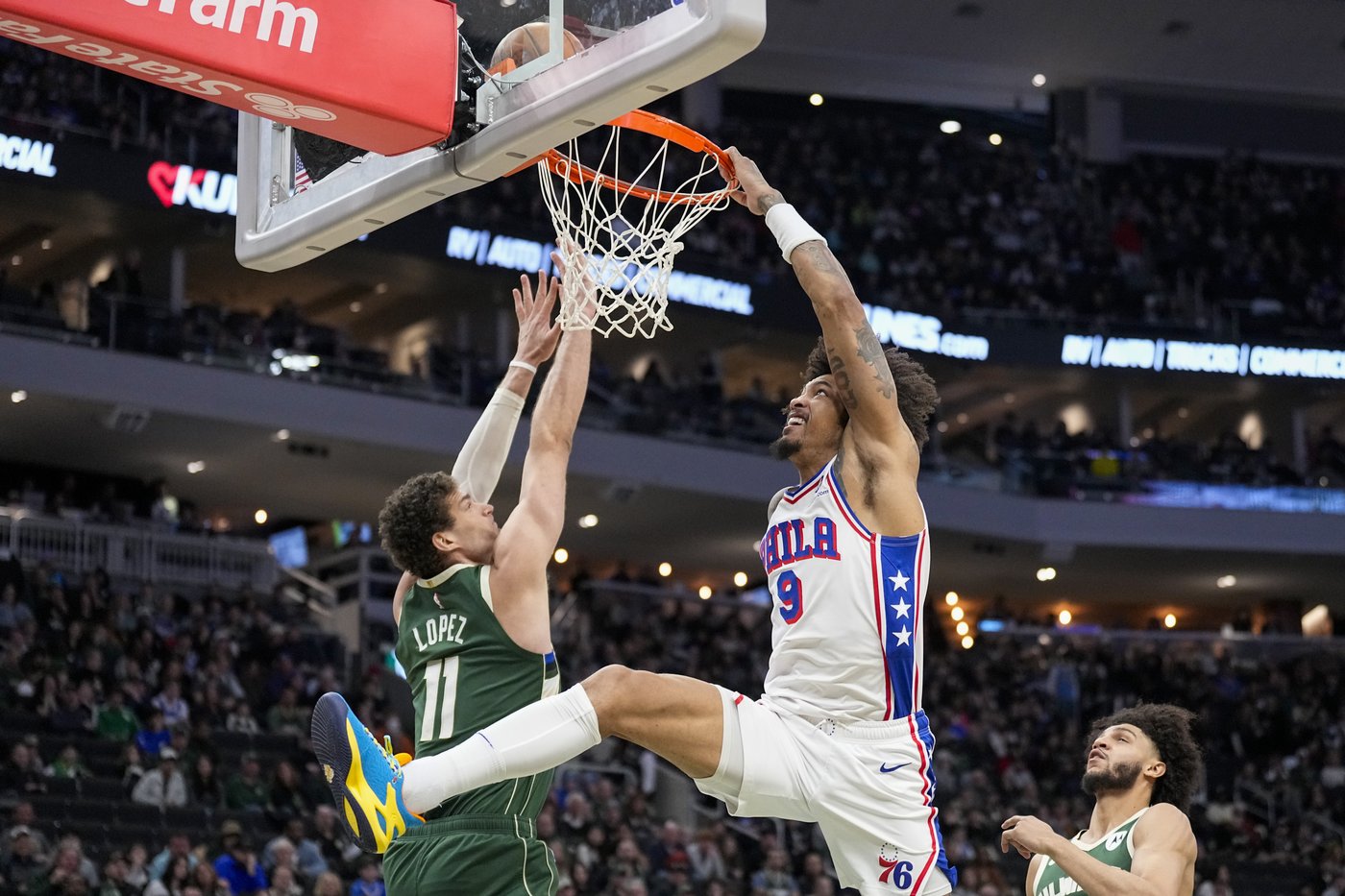 Lillard leads the way as Bucks beat 76ers 135-127 without Antetokounmpo | iNFOnews.ca Lillard leads the way as Bucks beat 76ers 135-127 without Antetokounmpo | iNFOnews.ca