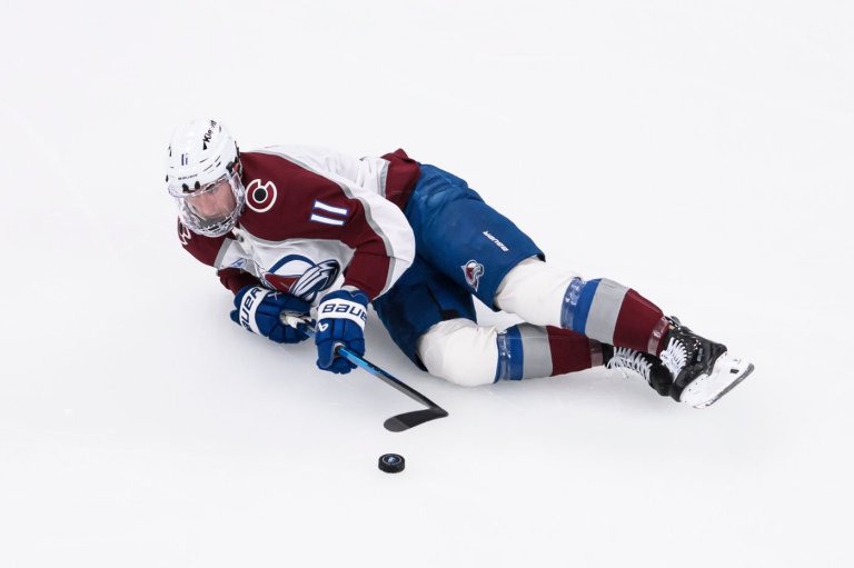 NHL-leading Avalanche beat Mammoth 4-2 in return from Olympic break | iNFOnews.ca