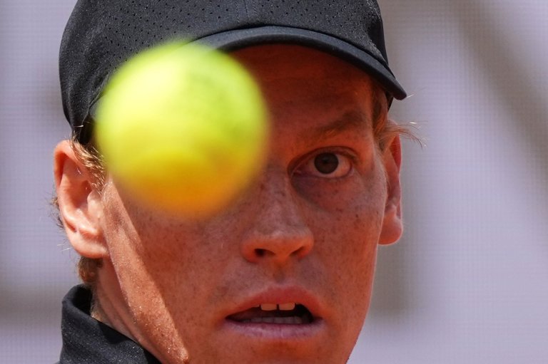 Sinner breaks Djokovic's record with 32nd straight Masters win to reach Italian Open semifinals | iNFOnews.ca