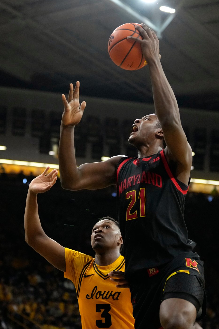 Bennett Stirtz scores 25 points and Iowa beats Maryland 83-64, gives Ben McCollum first Big Ten win | iNFOnews.ca