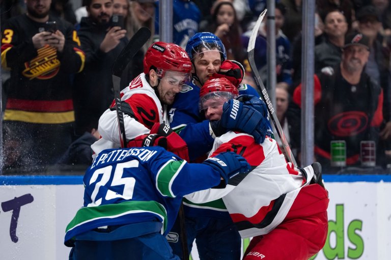 Ehlers scores hat trick, Carolina Hurricanes hold off Vancouver Canucks for 6-4 win | iNFOnews.ca