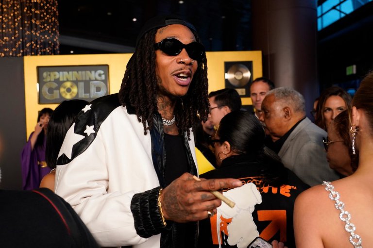 Romanian court sentences US rapper Wiz Khalifa to 9 months for drug possession | iNFOnews.ca