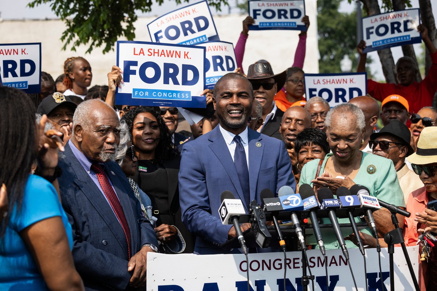 Illinois Democratic Rep. Danny Davis says he won't seek reelection after 15 terms in Congress | iNFOnews.ca
