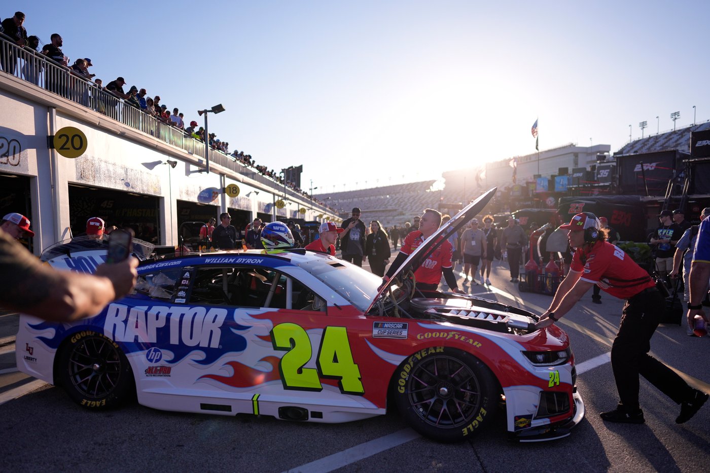 William Byron races for the lead late but comes up short in Daytona 500 threepeat bid | iNFOnews.ca William Byron races for the lead late but comes up short in Daytona 500 threepeat bid | iNFOnews.ca
