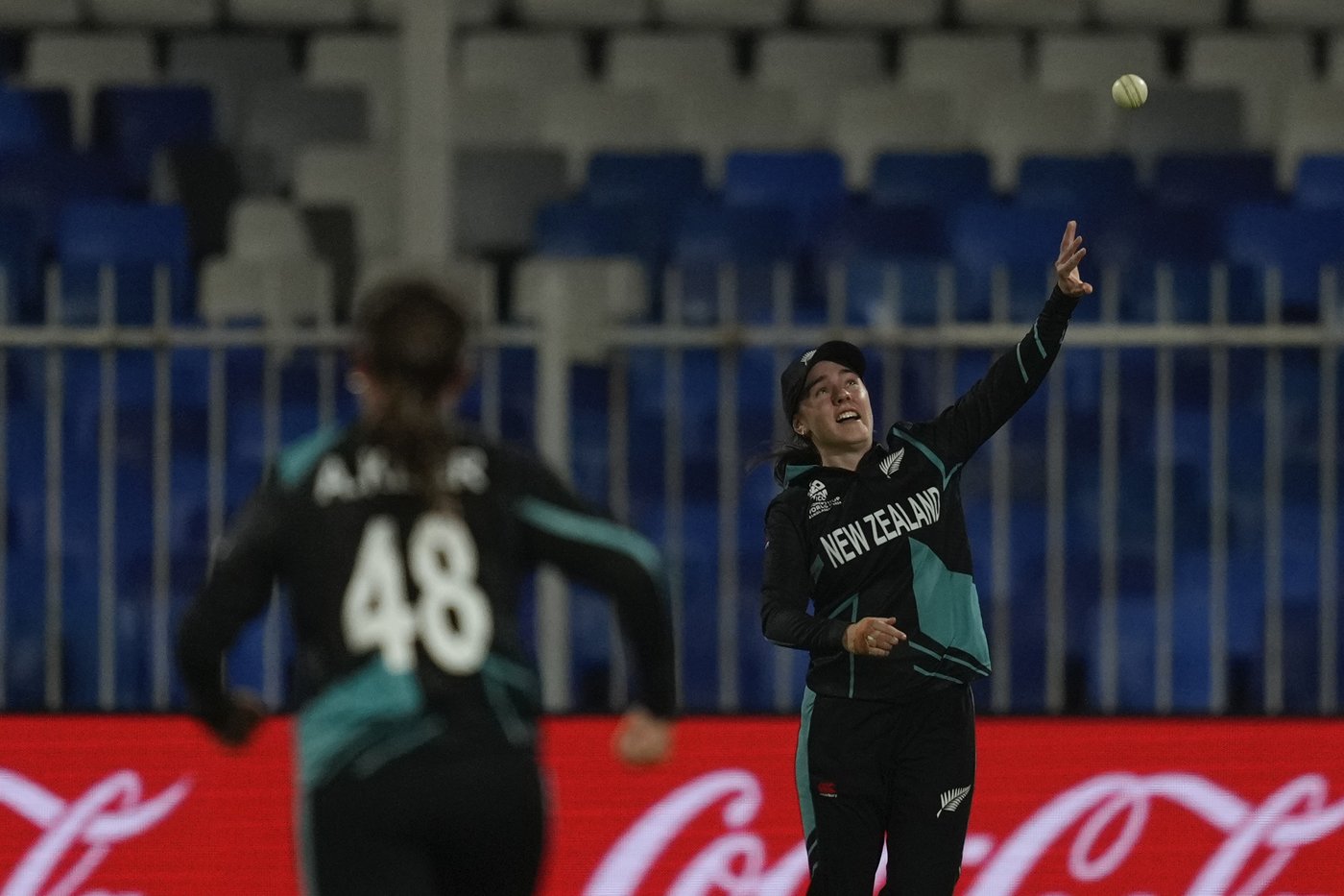 New Zealand survives anxious last over to beat West Indies and reach Women’s T20 World Cup final | iNFOnews.ca