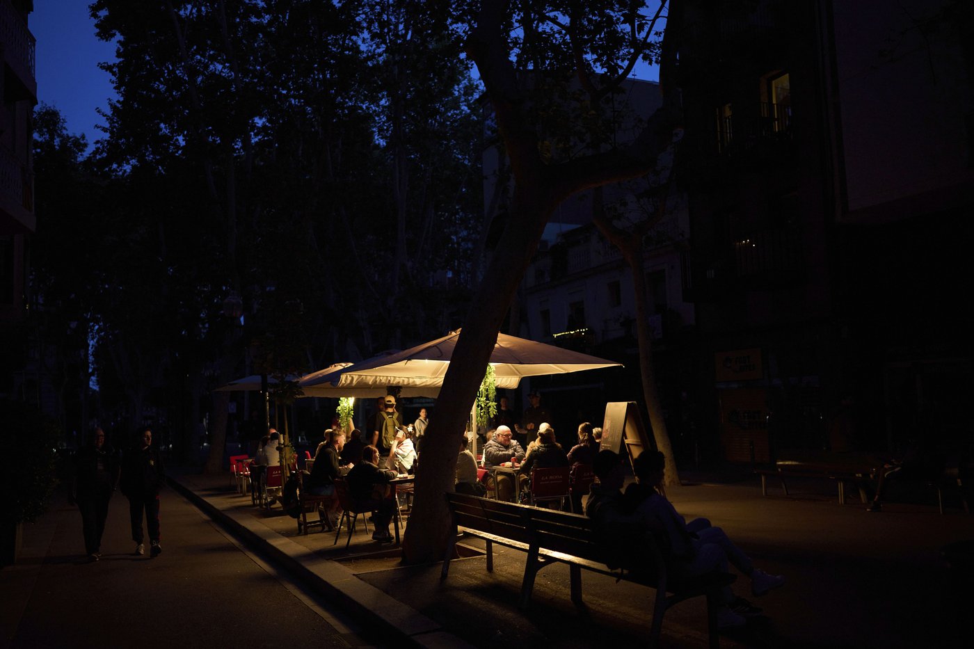 No power, no problem. How some in Spain and Portugal defied the outage and embraced the present | iNFOnews.ca