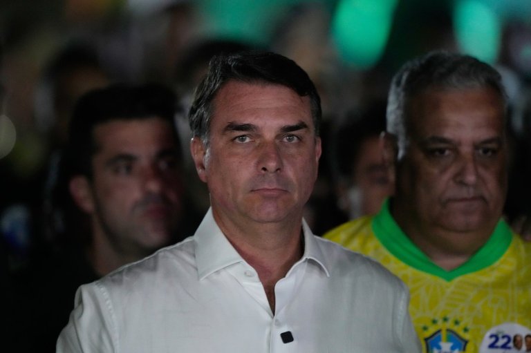 Brazil's Flávio Bolsonaro misses passport handover deadline, compliance is unclear | iNFOnews.ca