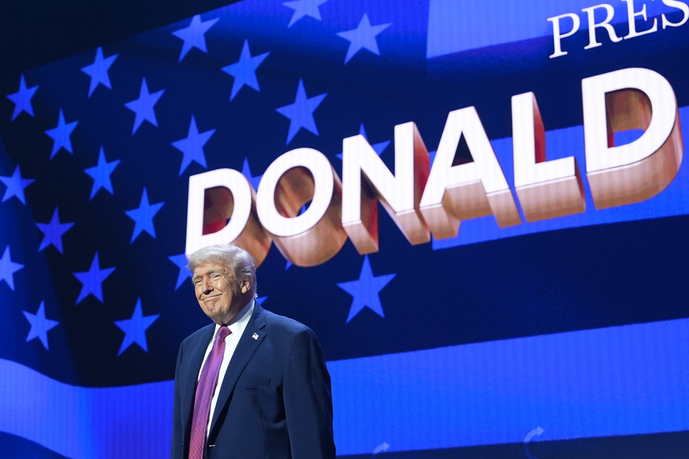 Photos show the 'Build the Red Wall' rally in Arizona, headlined by Trump | iNFOnews.ca