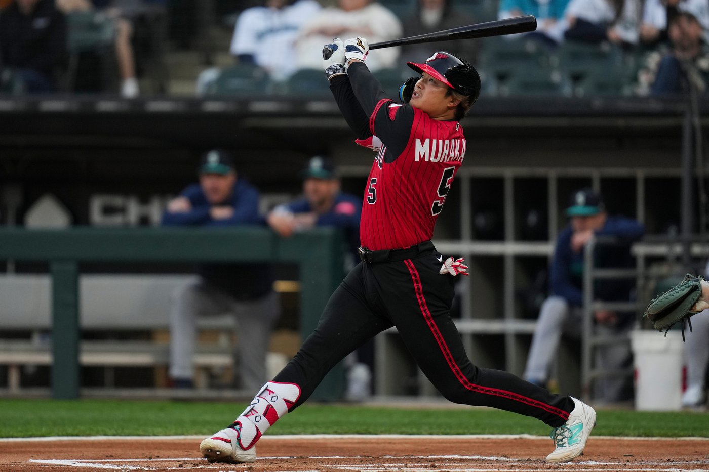 Raley hits grand slam and 3-run homer as Mariners outslug Murakami and White Sox in 12-8 win | iNFOnews.ca