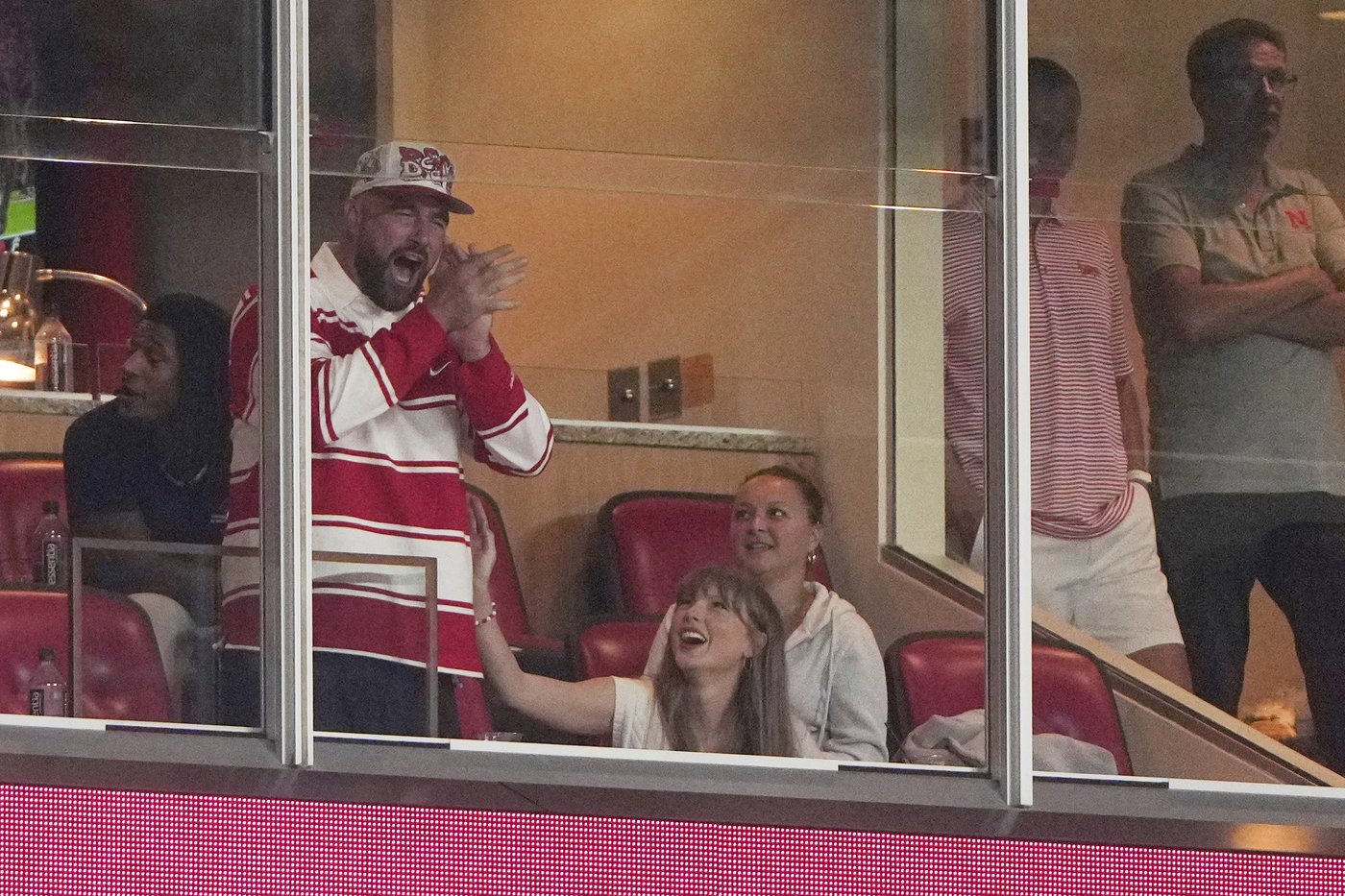 Travis Kelce on what's changed since his engagement to Taylor Swift: 'I got one more ring' | iNFOnews.ca Travis Kelce on what's changed since his engagement to Taylor Swift: 'I got one more ring' | iNFOnews.ca