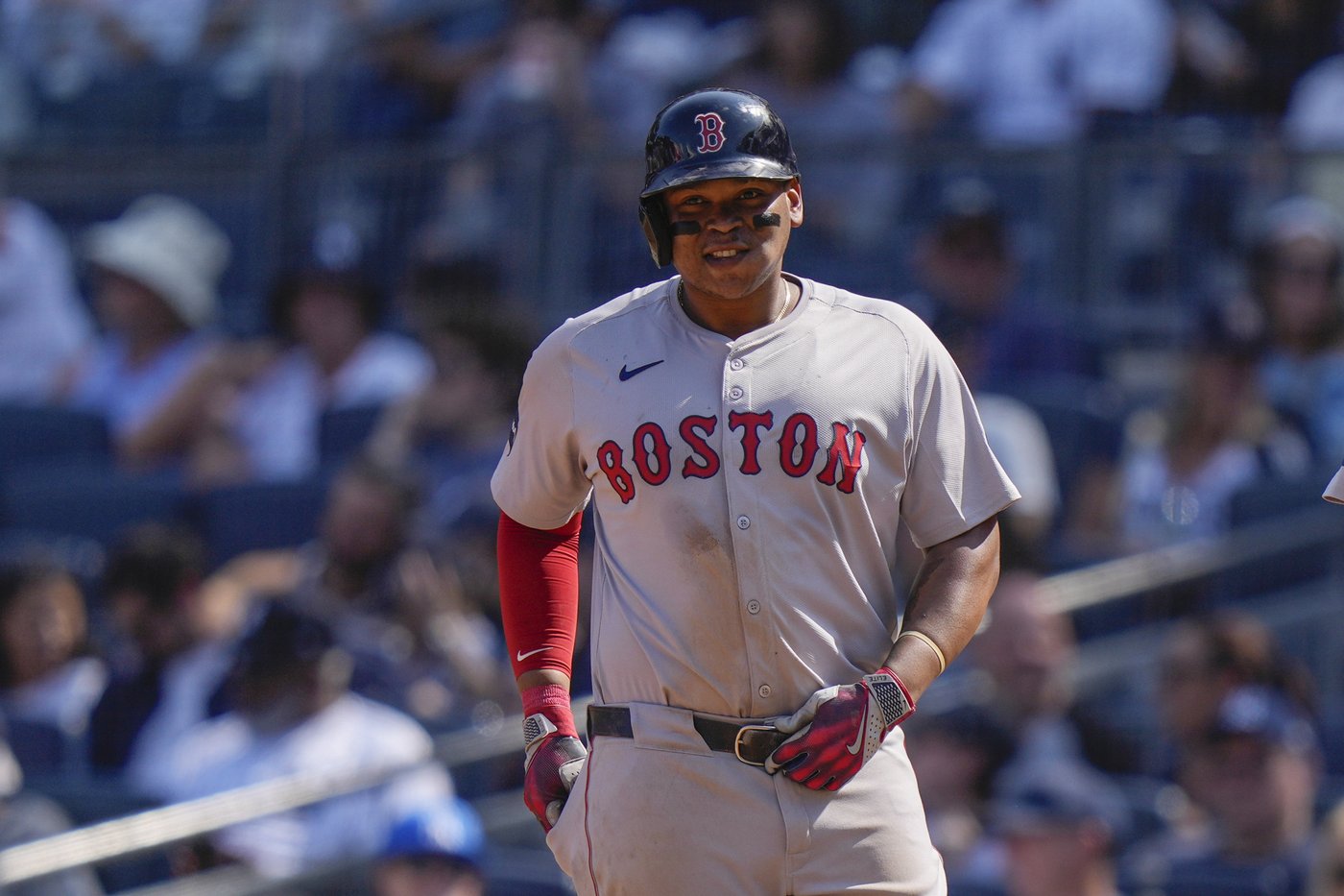Red Sox place 3B Rafael Devers on the 10-day injured list with left shoulder inflammation | iNFOnews.ca