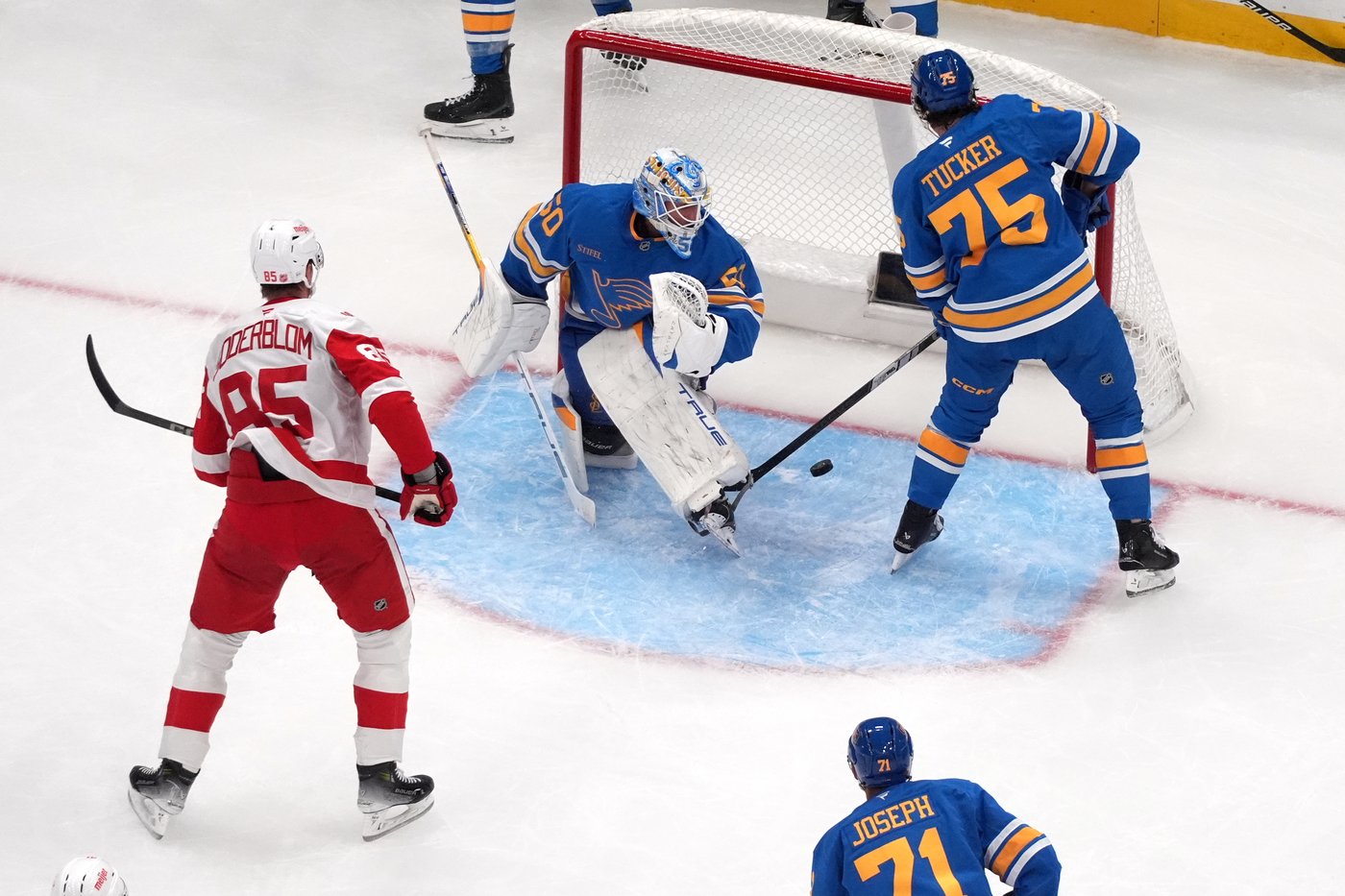 Dylan Larkin scores twice to help Red Wings beat Blues 5-2 | iNFOnews.ca