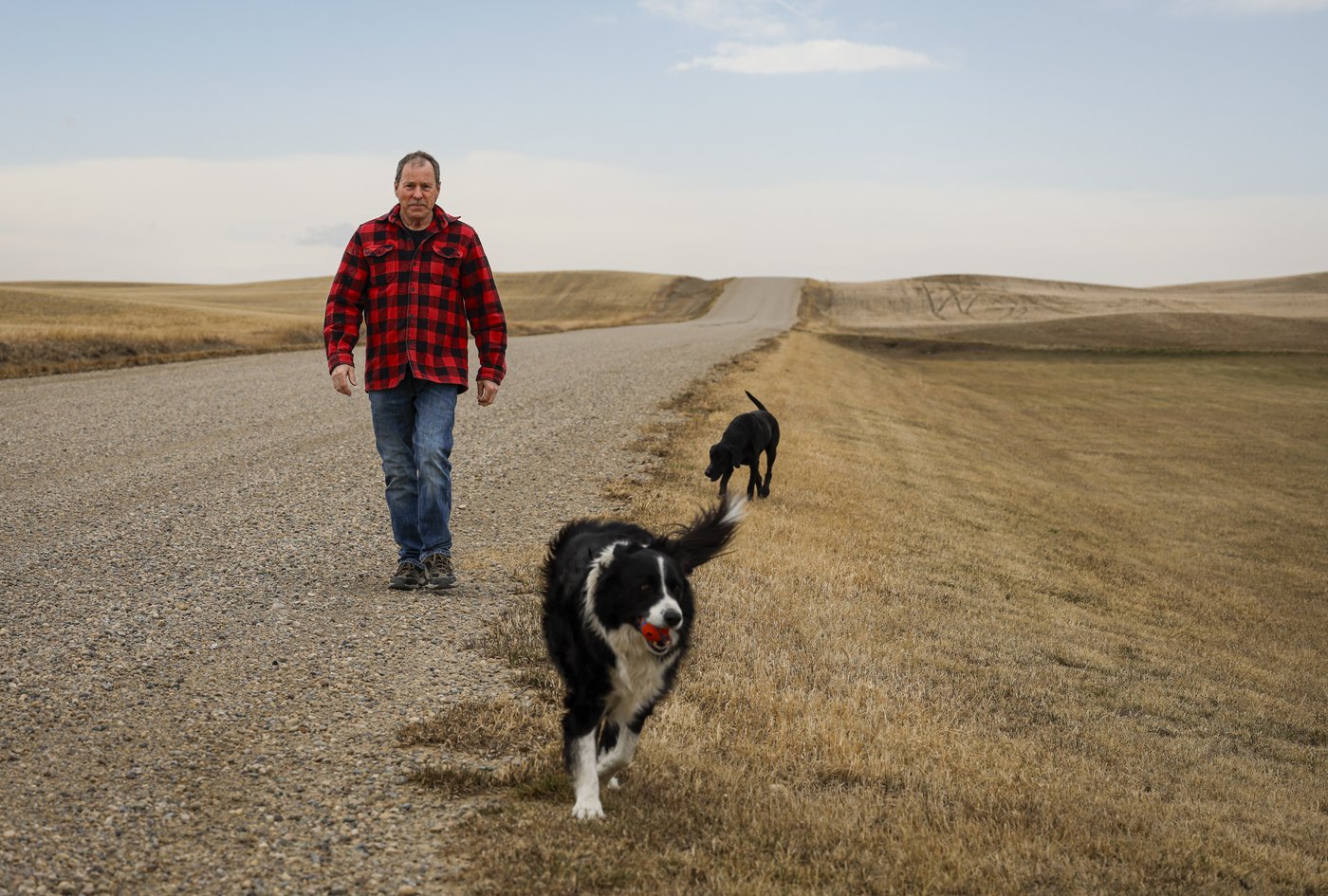 'It's ridiculous': U.S. closing historic Border Road to Canadian traffic | iNFOnews.ca 'It's ridiculous': U.S. closing historic Border Road to Canadian traffic | iNFOnews.ca