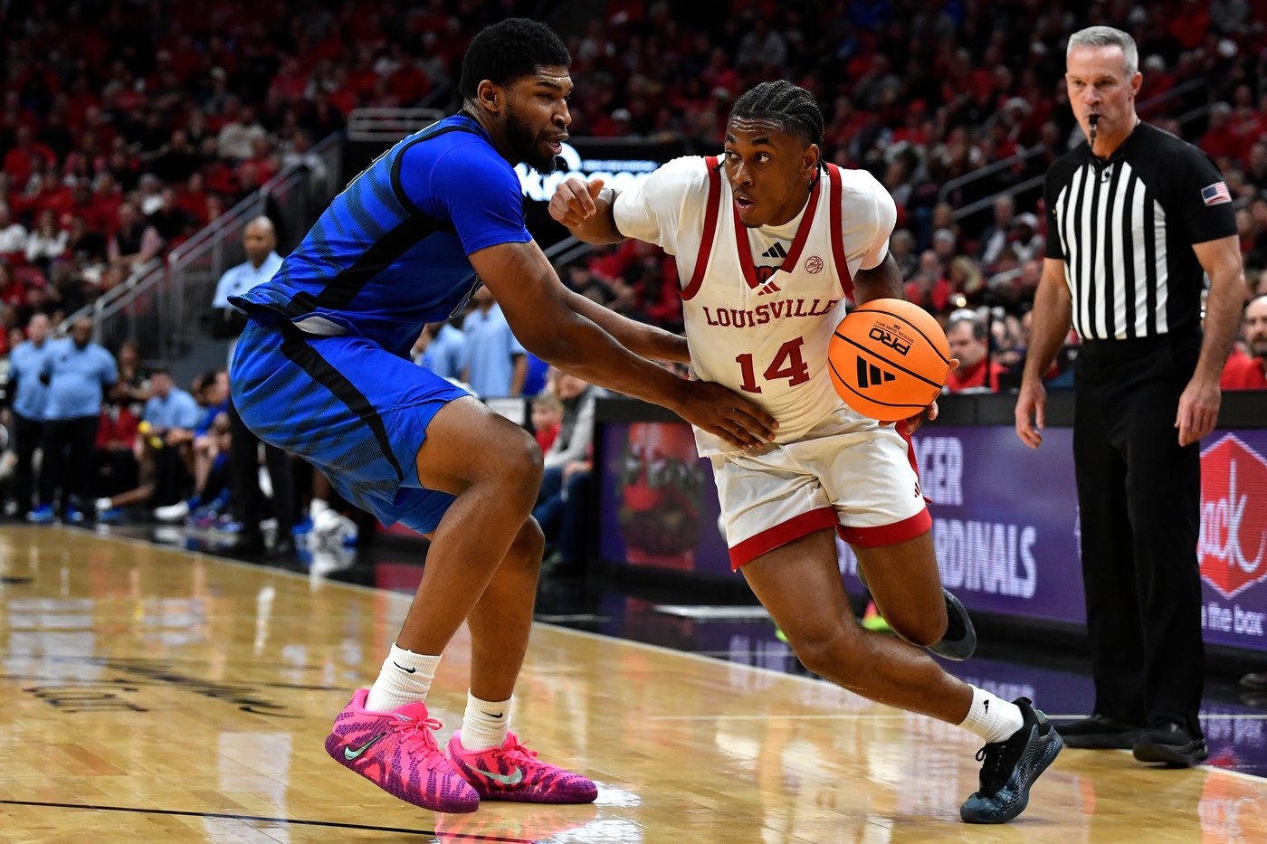 No. 11 Louisville makes 18 3-pointers to run away from Memphis, 99-73 | iNFOnews.ca No. 11 Louisville makes 18 3-pointers to run away from Memphis, 99-73 | iNFOnews.ca