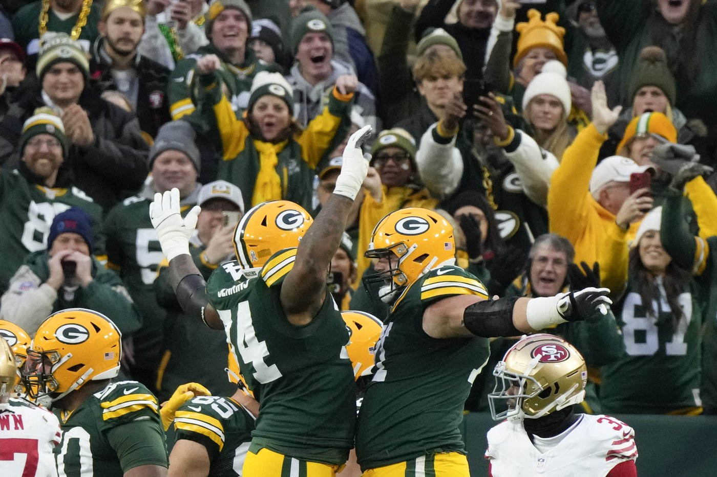 Josh Jacobs runs for 3 TDs as Packers roll past short-handed 49ers 38-10 | iNFOnews.ca Josh Jacobs runs for 3 TDs as Packers roll past short-handed 49ers 38-10 | iNFOnews.ca