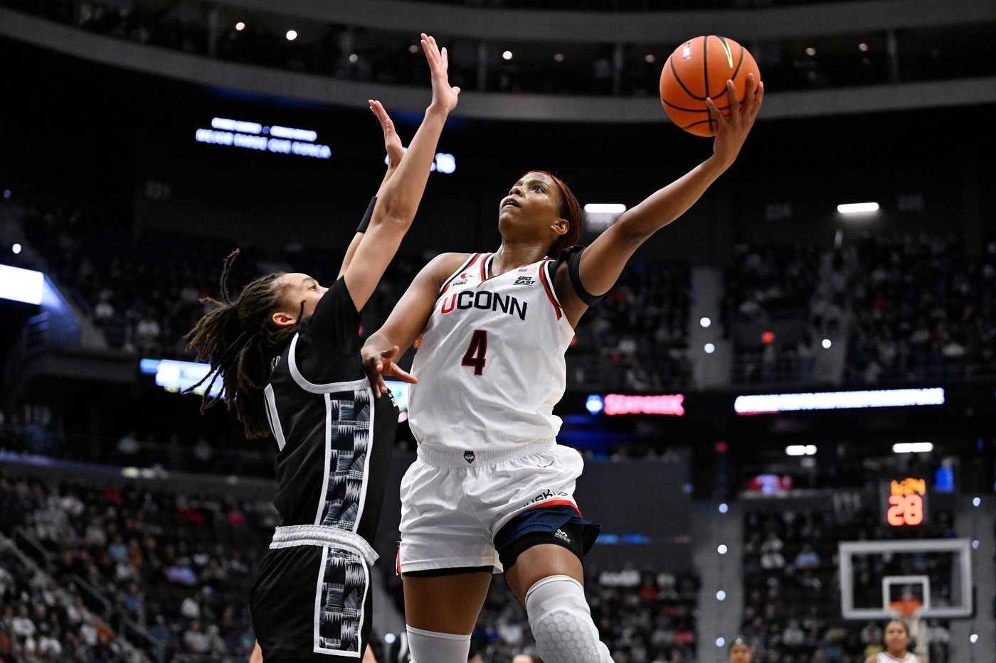 Azzi Fudd, Sarah Strong lead UConn to 46th straight win and another 30-win season | iNFOnews.ca Azzi Fudd, Sarah Strong lead UConn to 46th straight win and another 30-win season | iNFOnews.ca