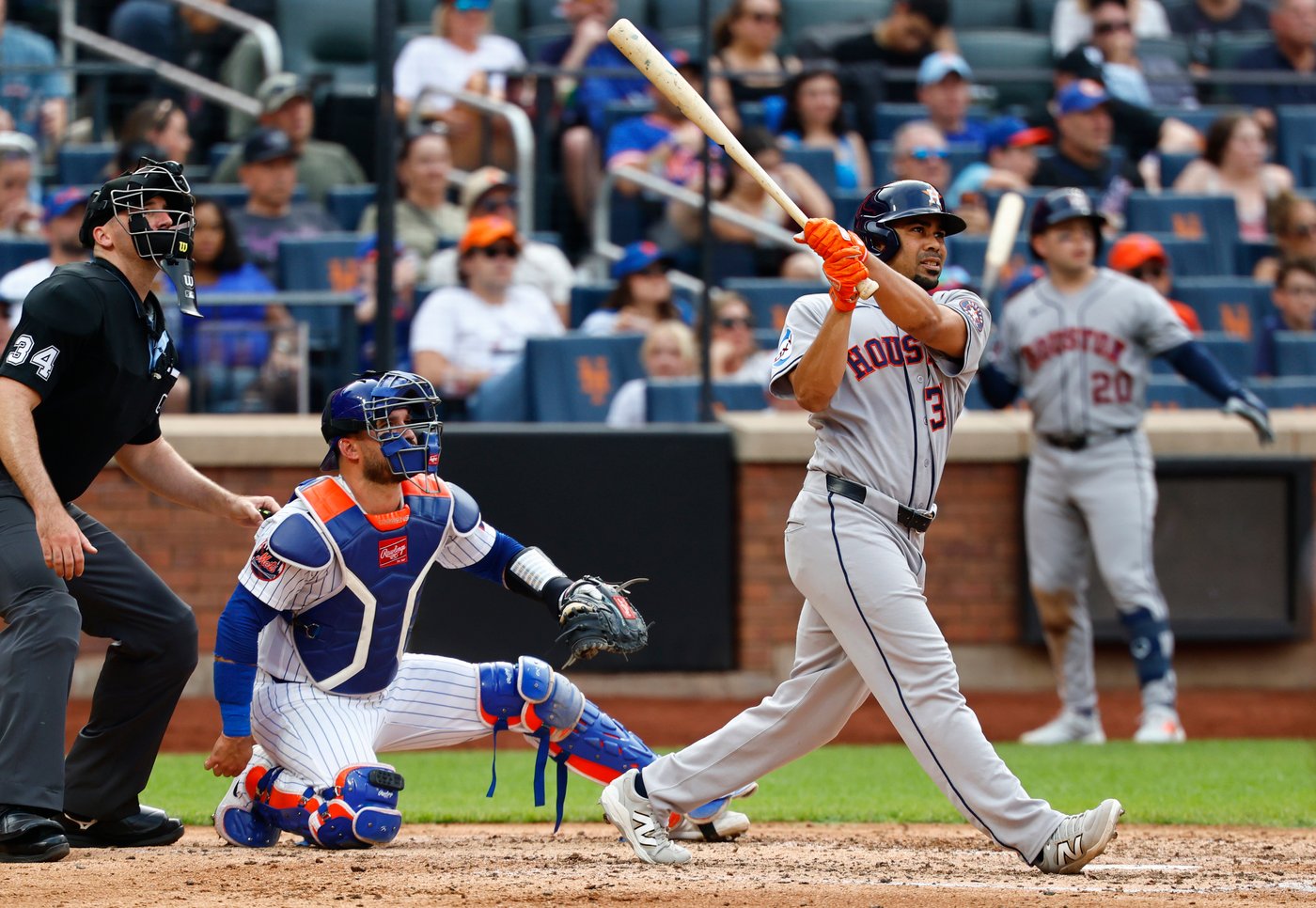 Wade's pinch-hit homer helps first-place Astros power past Mets 6-3 | iNFOnews.ca
