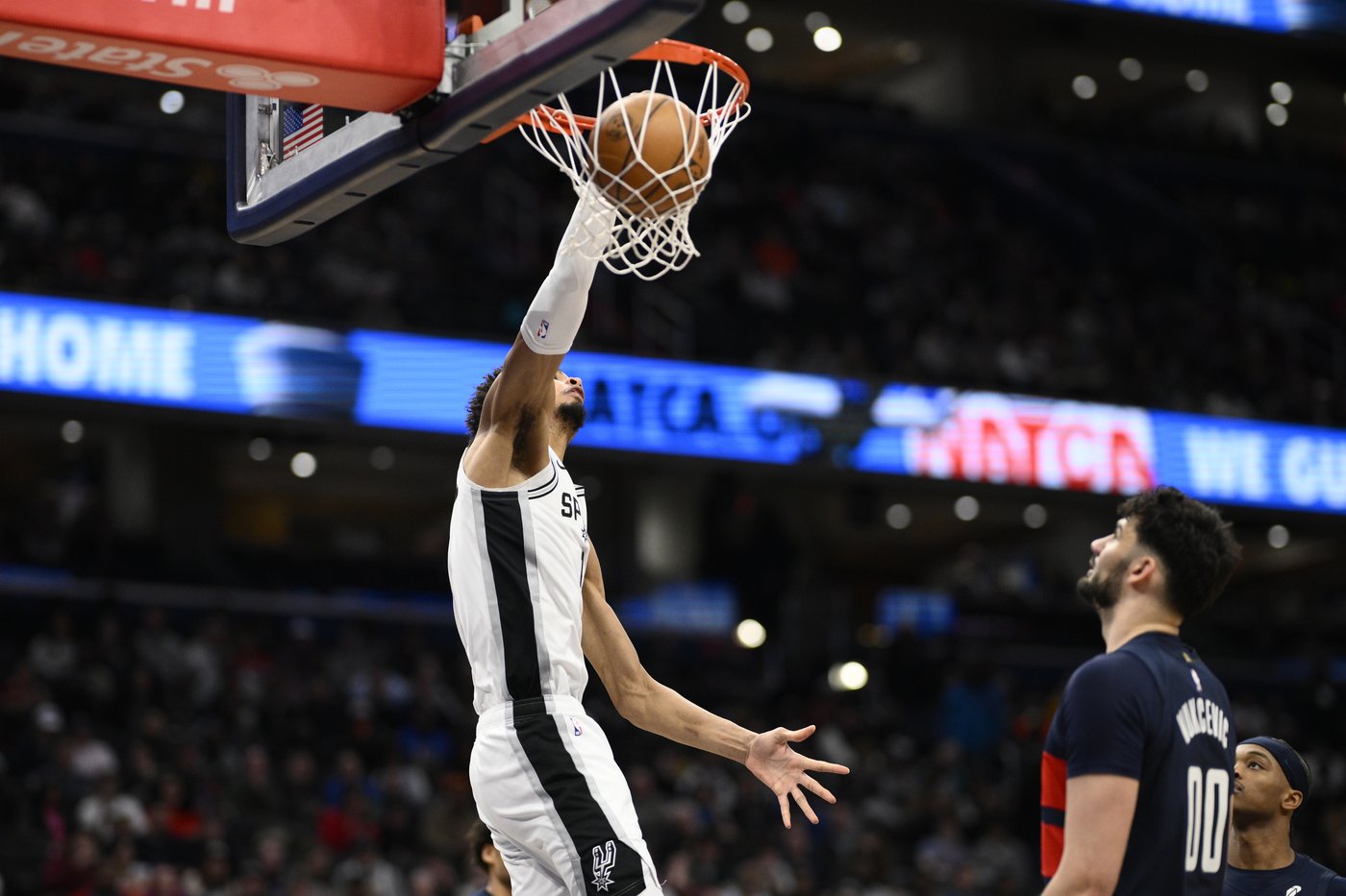 Victor Wembanyama's 31 points, 15 rebounds help Spurs to a 131-121 victory over Wizards | iNFOnews.ca Victor Wembanyama's 31 points, 15 rebounds help Spurs to a 131-121 victory over Wizards | iNFOnews.ca