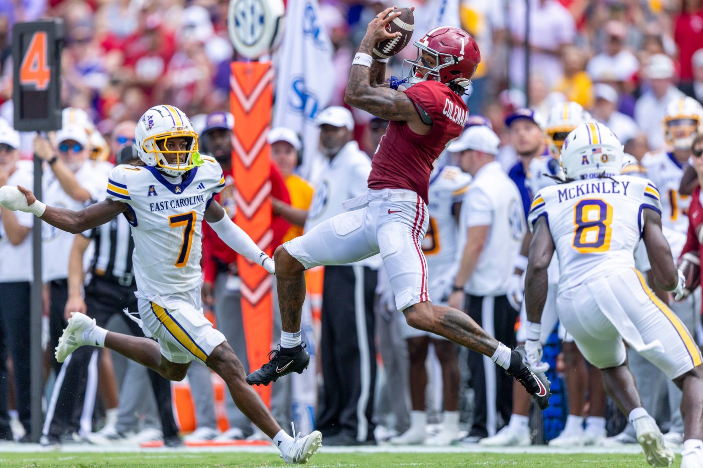 Keelon Russell shows off dual-threat ability as No. 13 Alabama handles East Carolina 48-10 | iNFOnews.ca Keelon Russell shows off dual-threat ability as No. 13 Alabama handles East Carolina 48-10 | iNFOnews.ca