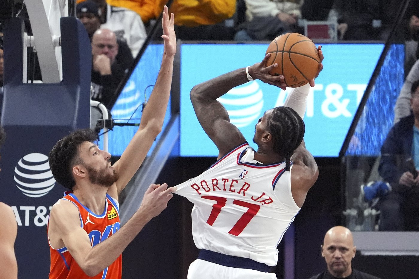Thunder extend perfect start with 105-92 win over Clippers | iNFOnews.ca