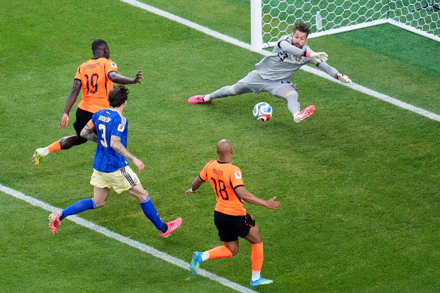 Netherlands and Sweden face off in Houston and other World Cup Day 10 highlights, in photos | iNFOnews.ca