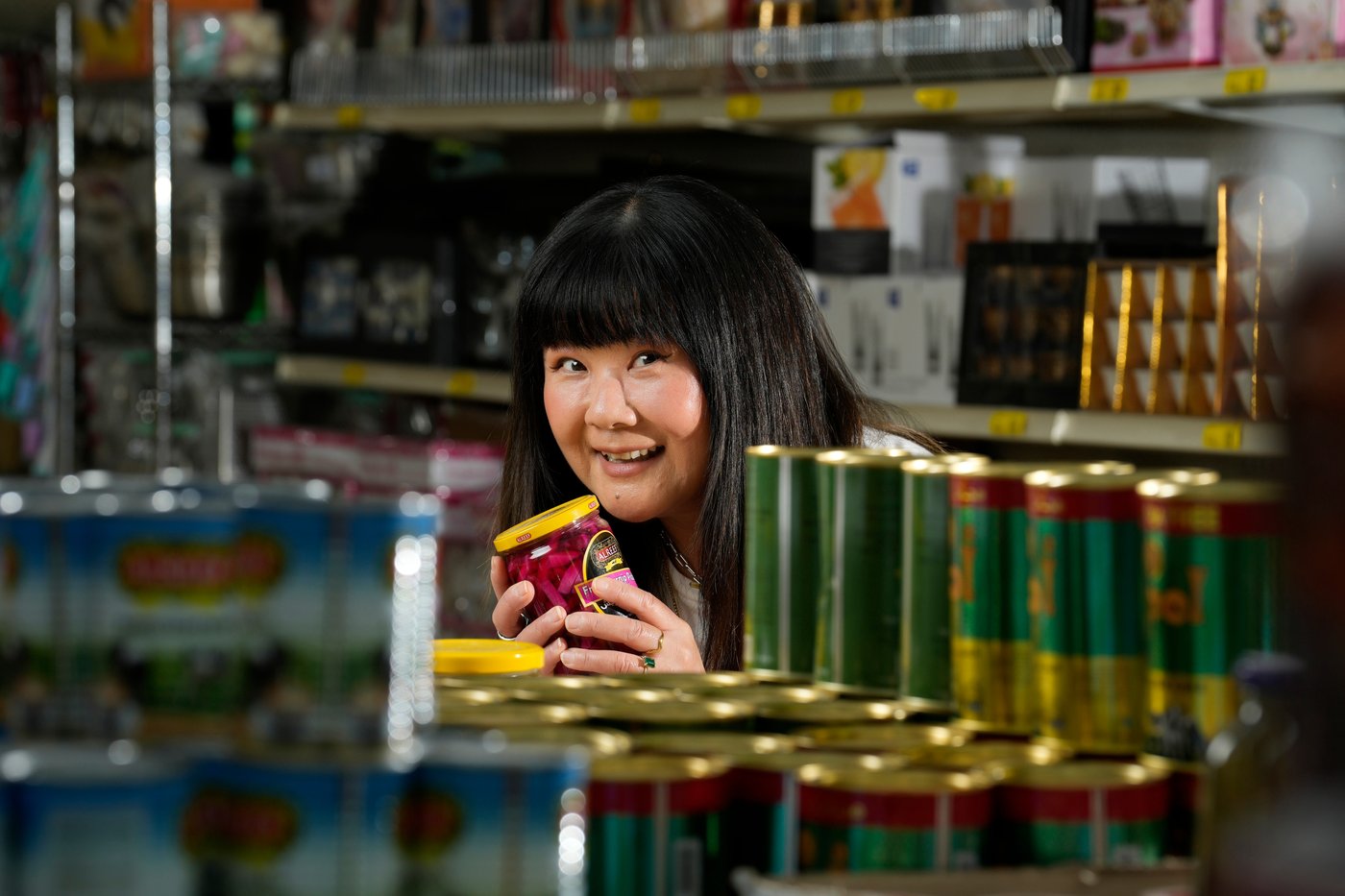 Comedian Jenny Yang uses a comedy tour to uplift immigrants, one grocery store at a time | iNFOnews.ca Comedian Jenny Yang uses a comedy tour to uplift immigrants, one grocery store at a time | iNFOnews.ca