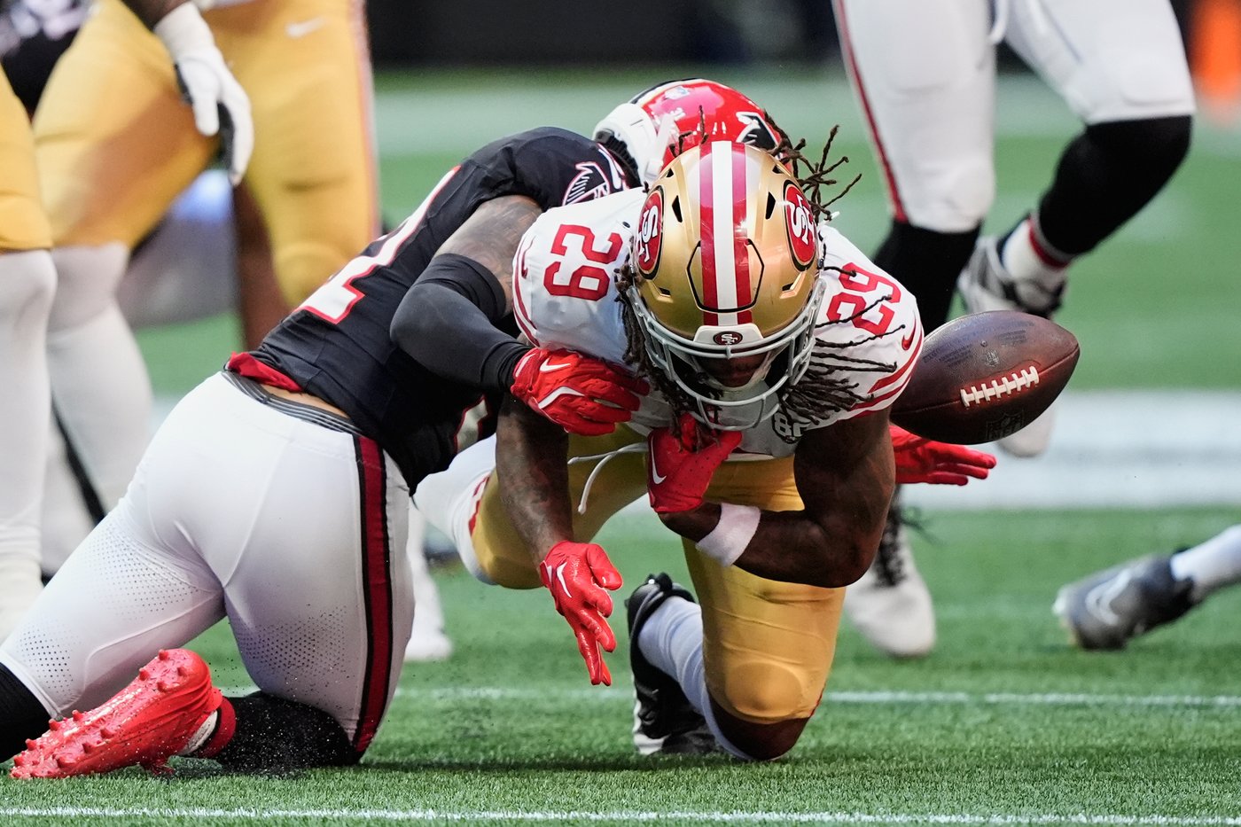 Banged-up 49ers limp into their bye week after a 29-20 loss to the Falcons | iNFOnews.ca