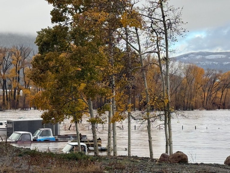 Severe flooding in the Four Corners region triggers rooftop rescues and evacuation orders | iNFOnews.ca