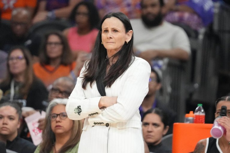 Sandy Brondello to become first coach of Toronto Tempo, AP source says | iNFOnews.ca