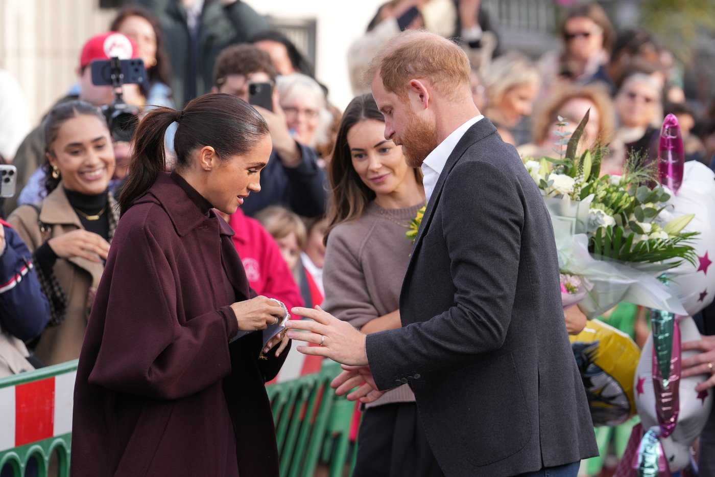 Prince Harry and Meghan cheered as they make first joint appearance since returning to UK | iNFOnews.ca