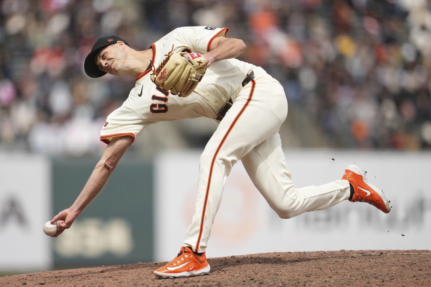 Yastrzemski and Chapman homers help Giants rally past the Brewers 6-5 | iNFOnews.ca