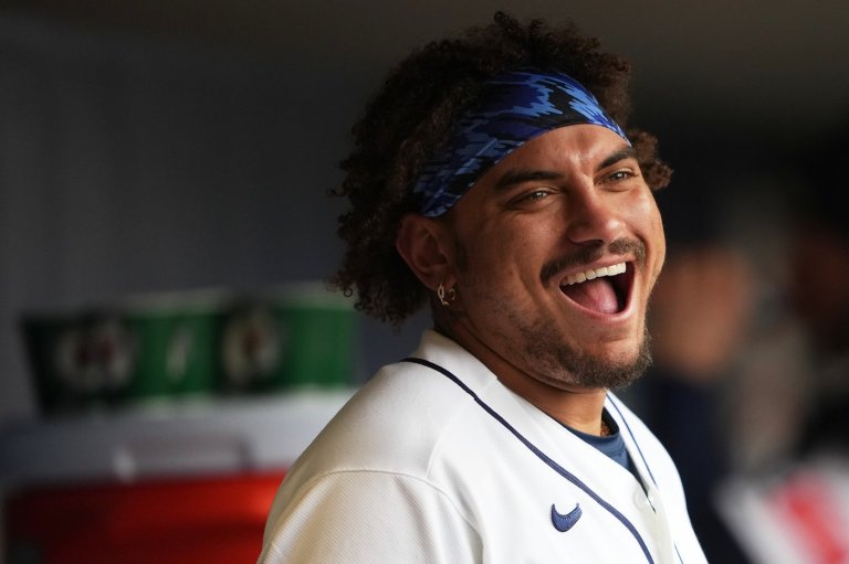 Josh Naylor breaks out of season-long slump with 2 homers as Mariners sweep Astros | iNFOnews.ca