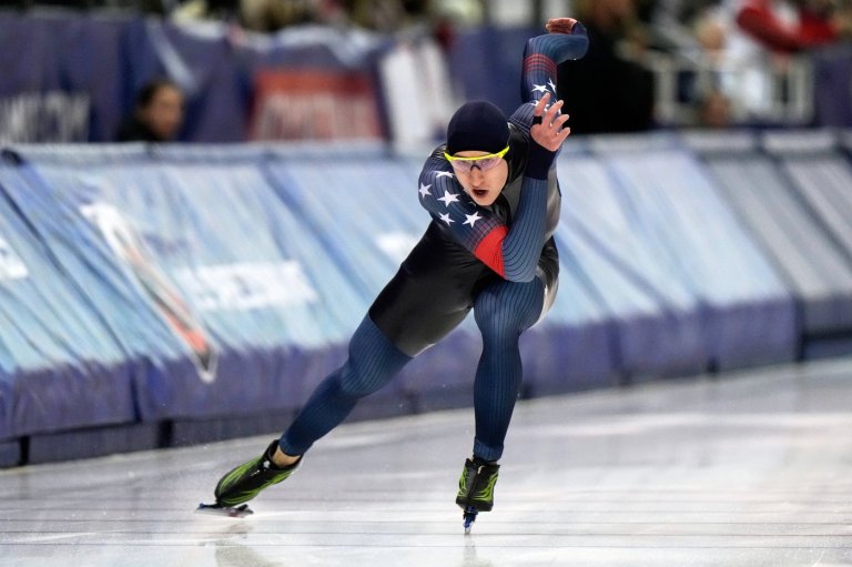 Zach Stoppelmoor wins the 500 at the Olympic speedskating trials. Jordan Stolz tops the mass start | iNFOnews.ca