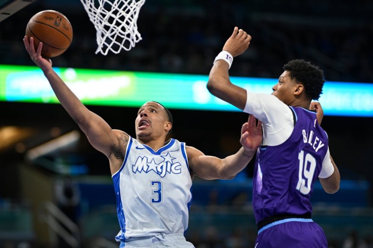 Magic overcome a 17-point deficit to beat the Jazz 120-117 | iNFOnews.ca
