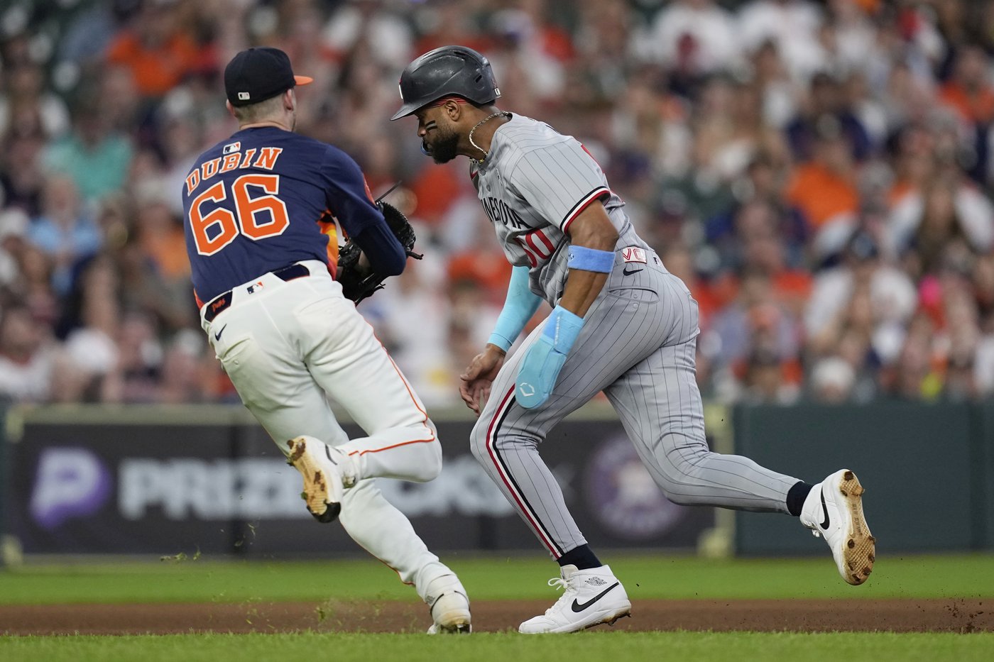 Mauricio Dubón's walk-off single lifts Astros over Twins 2-1, sweep 3-game series | iNFOnews.ca