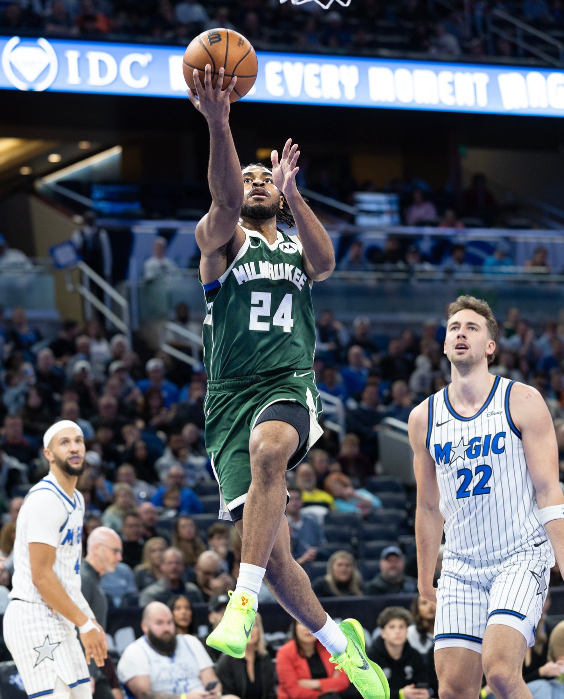 Thomas and Porter power the Bucks to a 116-108 win over the Magic | iNFOnews.ca Thomas and Porter power the Bucks to a 116-108 win over the Magic | iNFOnews.ca